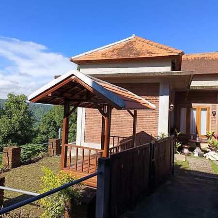 Made Oka Homestay And Warung Munduk Екстериор снимка