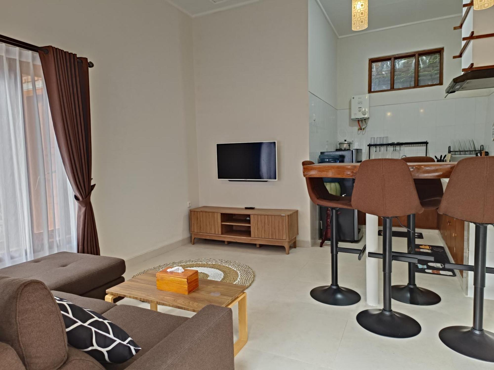 Made Oka Homestay And Warung Munduk Екстериор снимка