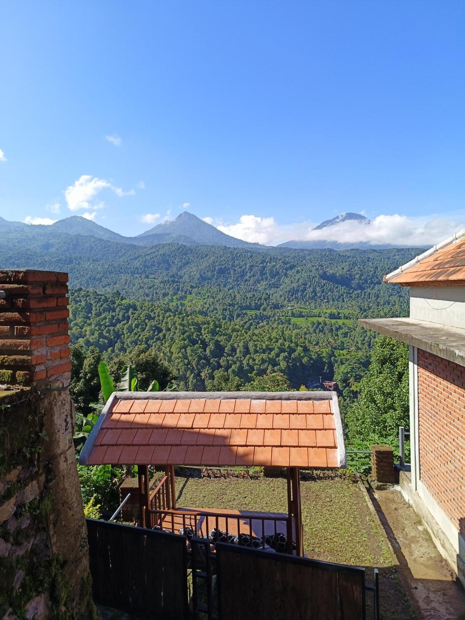 Made Oka Homestay And Warung Munduk Екстериор снимка