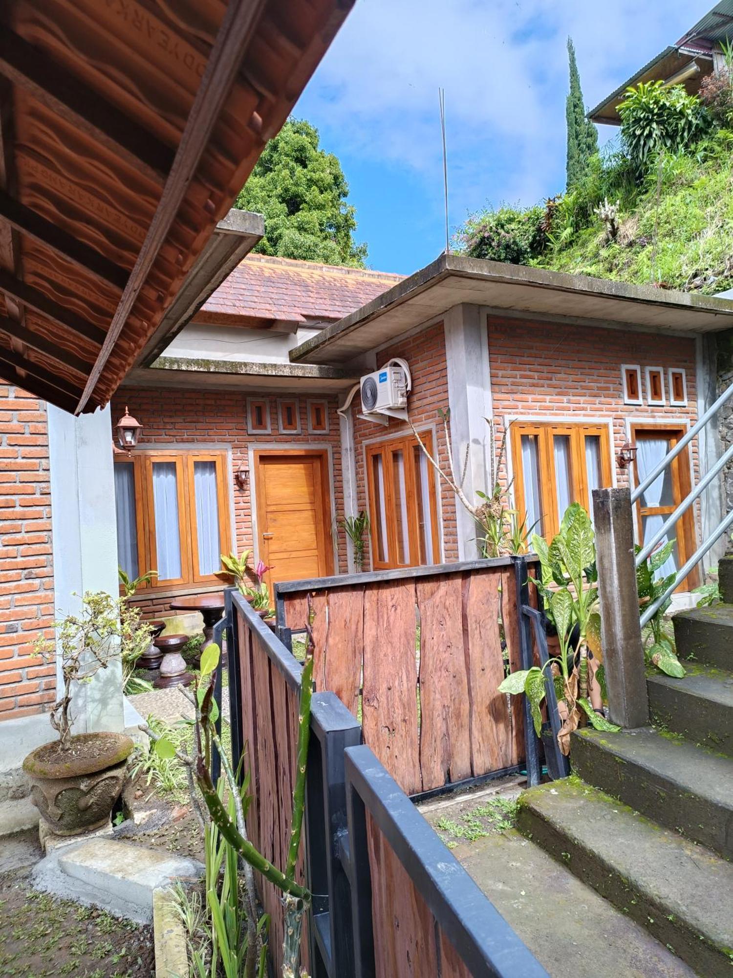 Made Oka Homestay And Warung Munduk Екстериор снимка