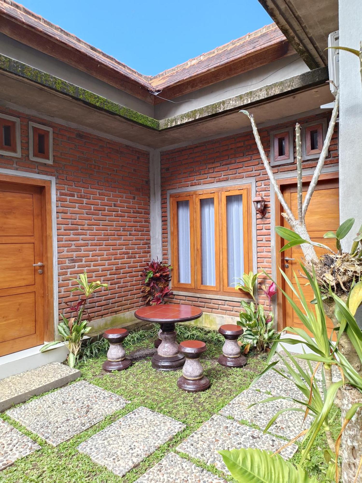 Made Oka Homestay And Warung Munduk Екстериор снимка
