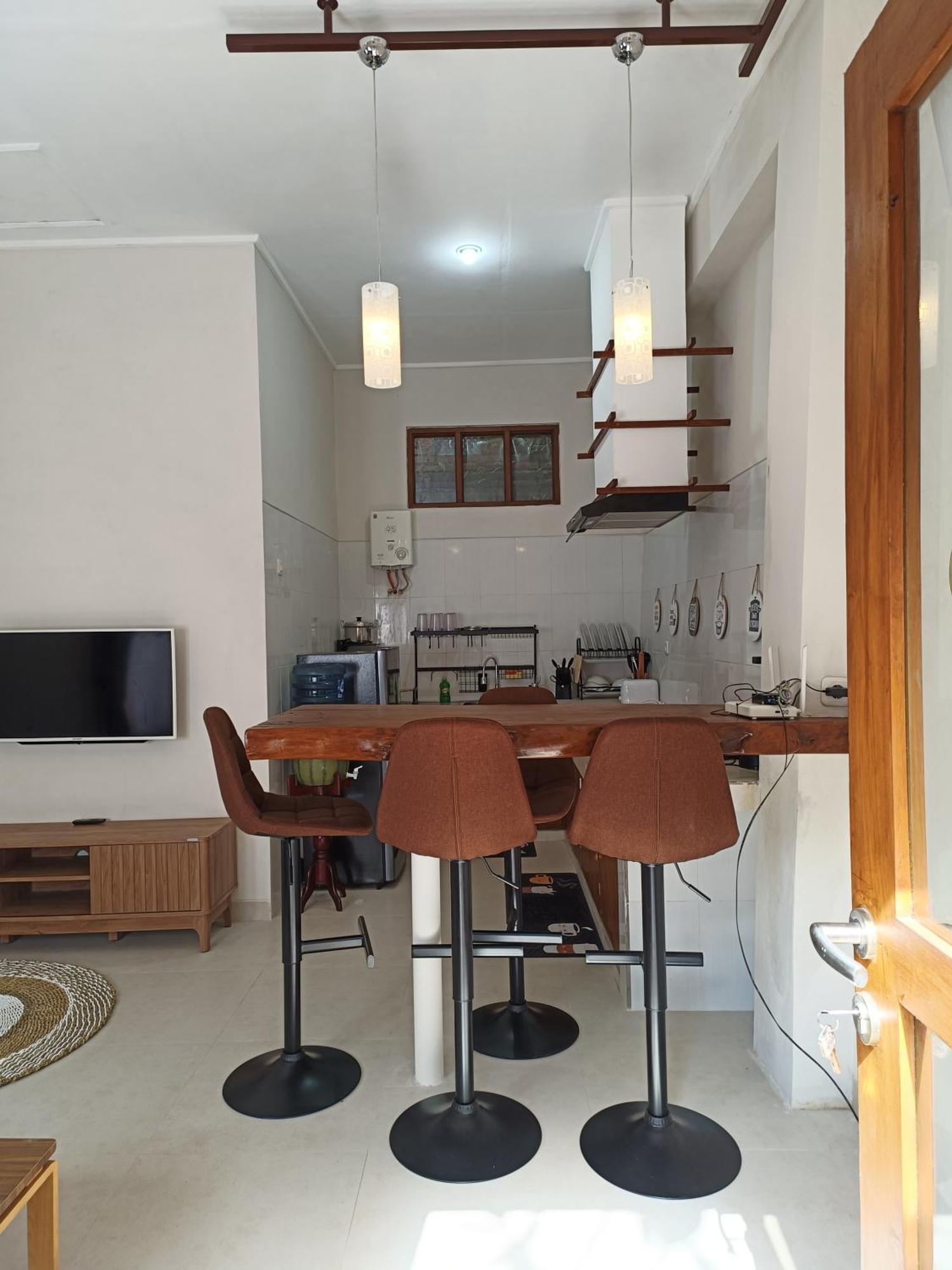 Made Oka Homestay And Warung Munduk Екстериор снимка