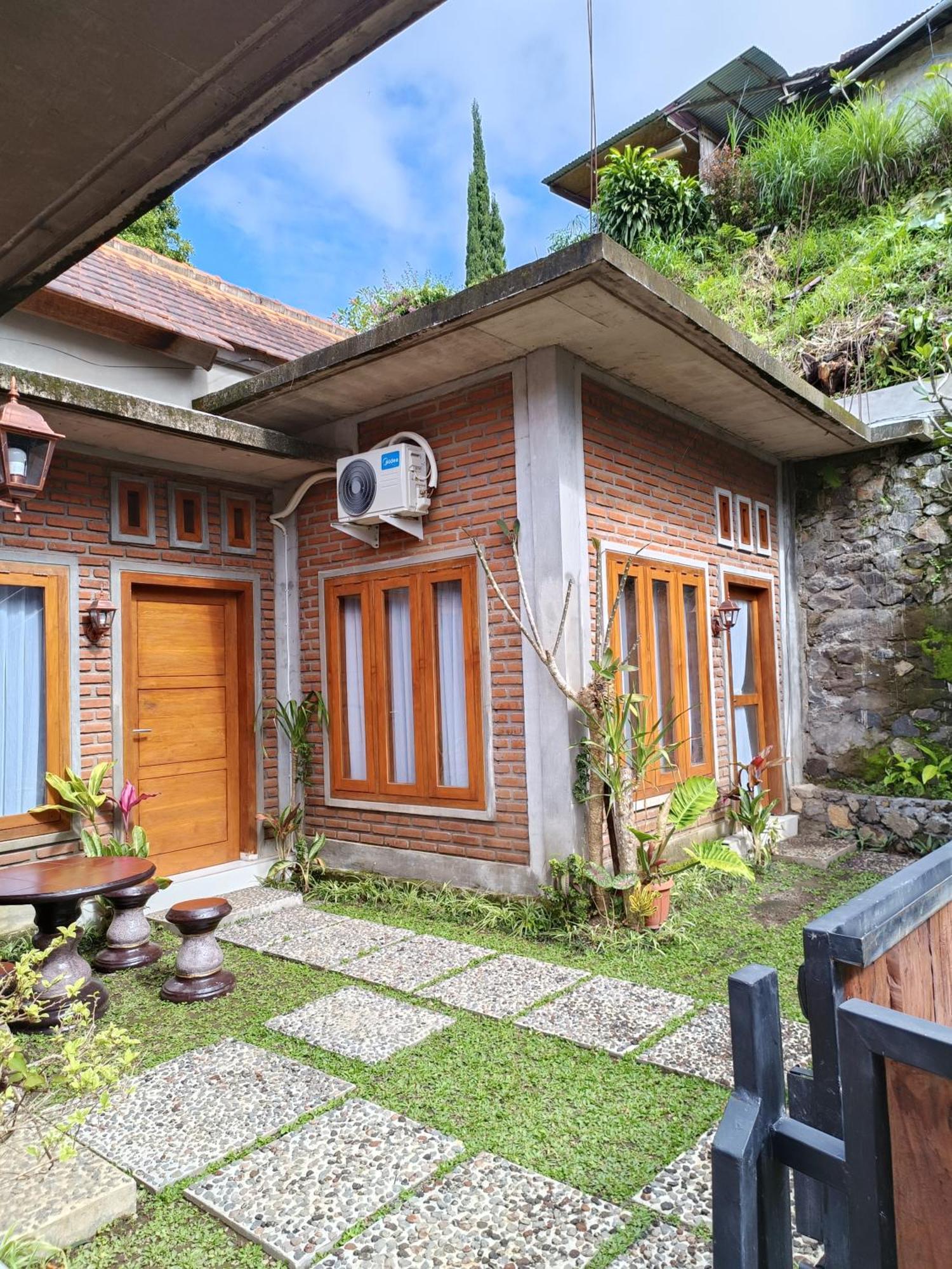 Made Oka Homestay And Warung Munduk Екстериор снимка